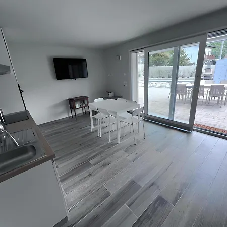 Claudia With Private Pool 펜션 *