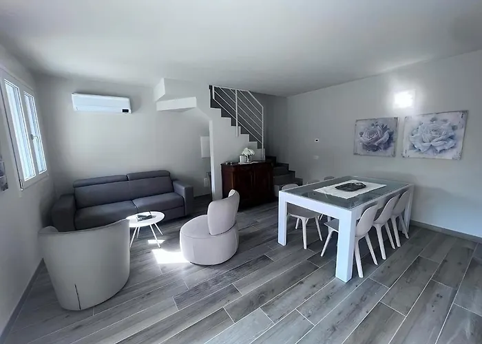 Claudia With Private Pool * Colico