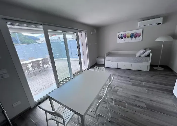 Дом отдыха Claudia With Private Pool