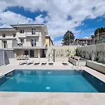 Дом отдыха Claudia With Private Pool