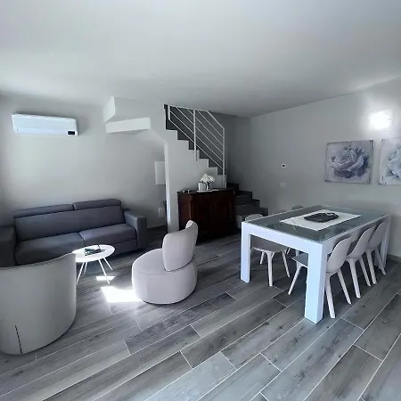 Claudia With Private Pool * Colico